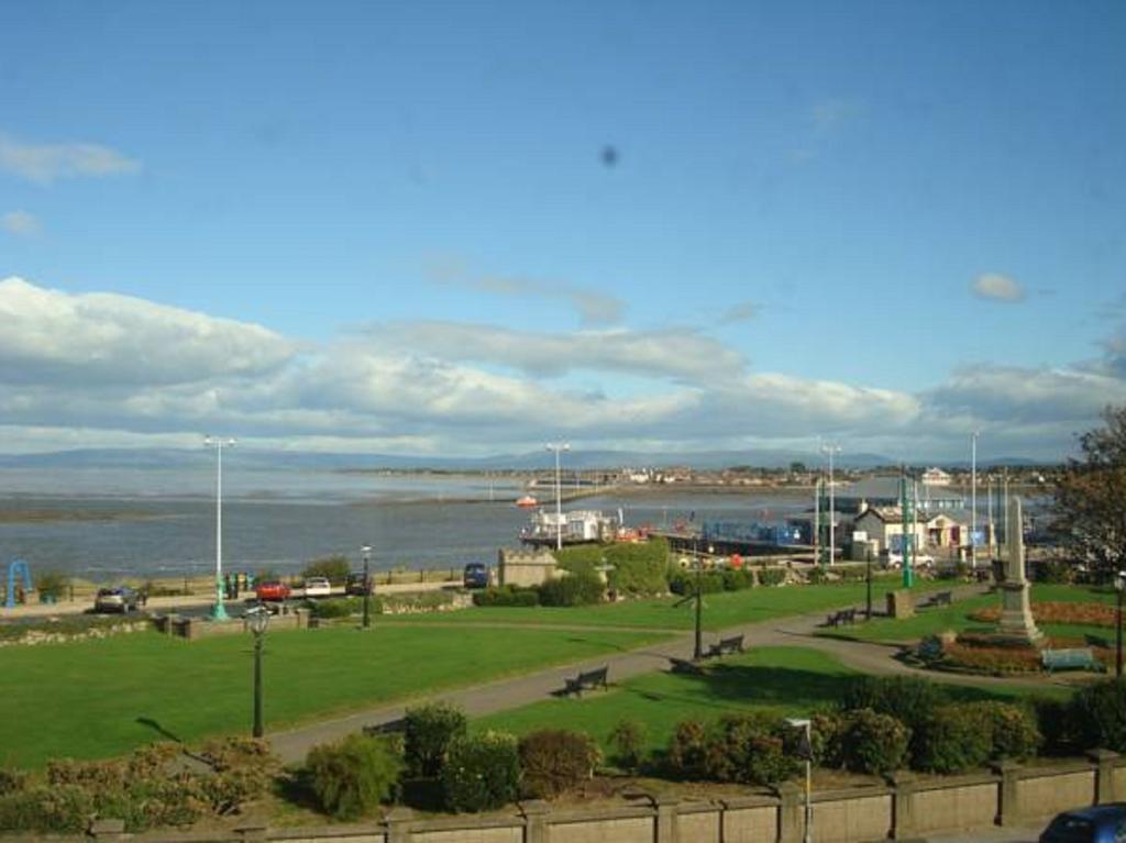 The North Euston Hotel Fleetwood Bagian luar foto